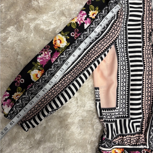 Bisou Bisou Geometric and Floral Patterned Long sleeve Printed romper: Like New - Picture 6 of 6